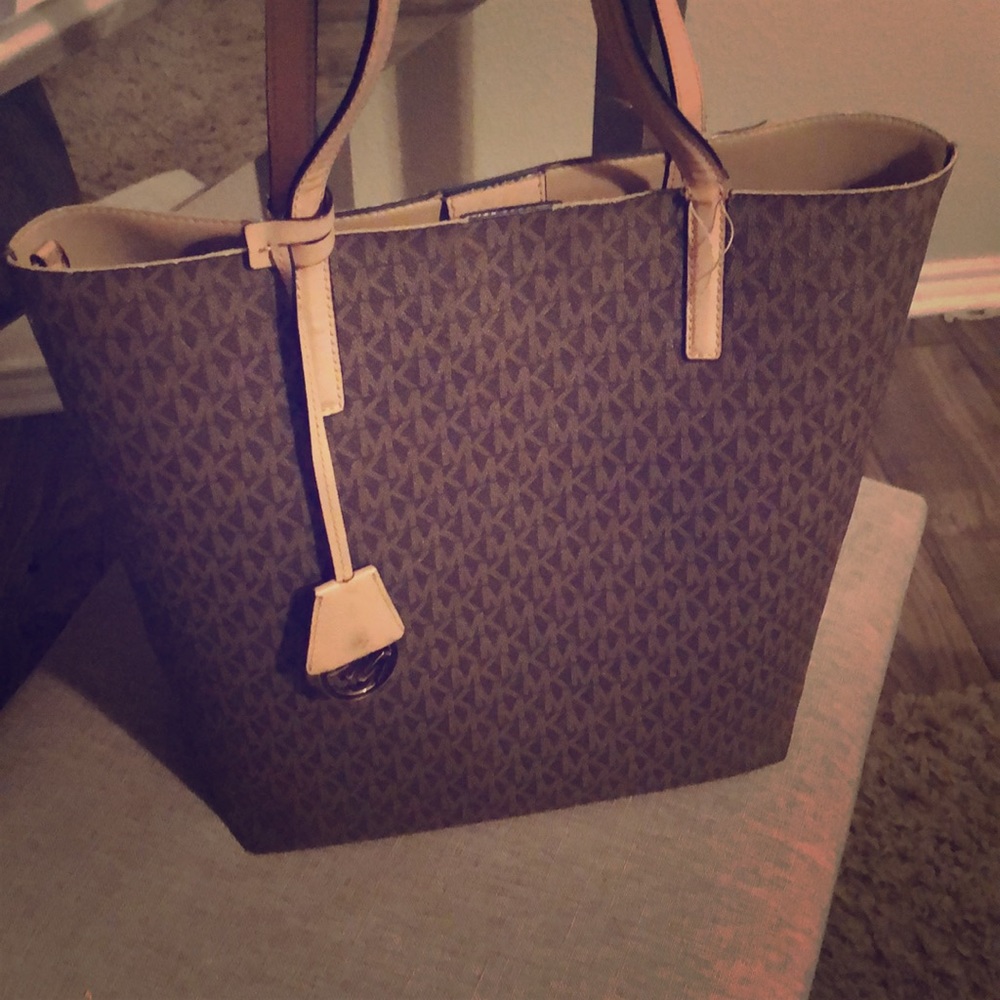 Selling authentic MK purse